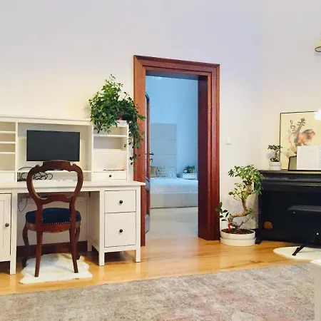 A Unique Space In The Heart Of Wroclaw. Spacious, Luxury In A Historic Building Apartment *